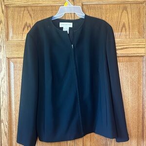 Jones New York Platinum Jacket with Pockets!